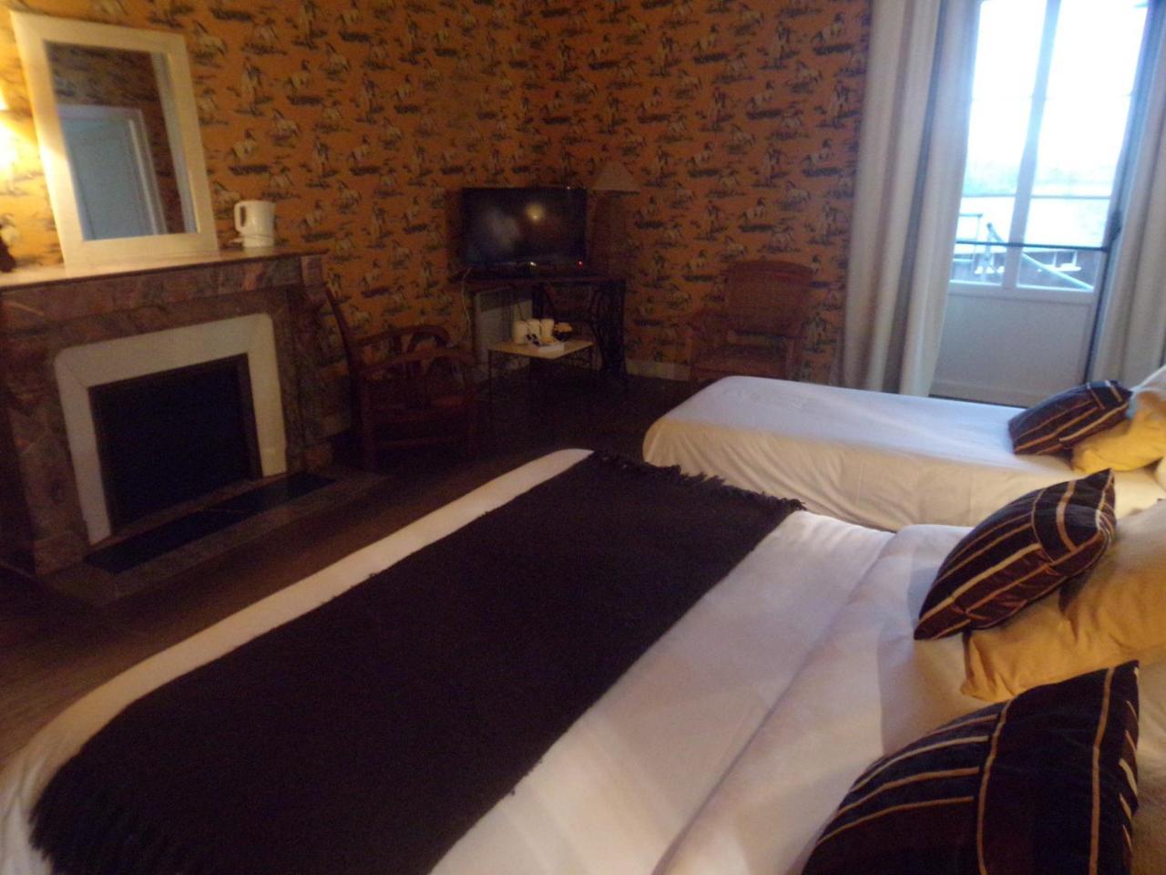 Domaine De Bel Air Hotel Cerans-Foulletourte Bagian luar foto